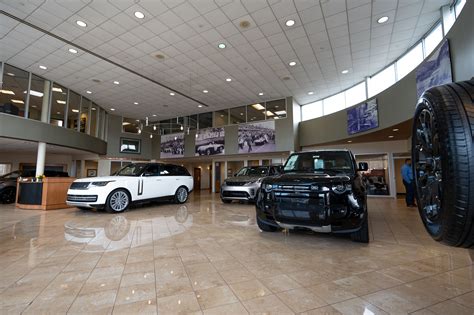 Land Rover North Hills