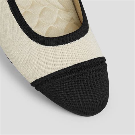 Julie Pro Round-Toe Chunky Heels in Black Beige | VIVAIA