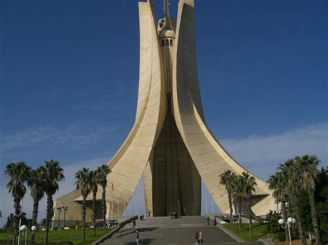 阿尔及尔，阿尔及利亚首都 库存图片. 图片 包括有 拱道, 掌上型计算机, 端口, 英雄, 样式, 阿尔及利亚 - 78794315