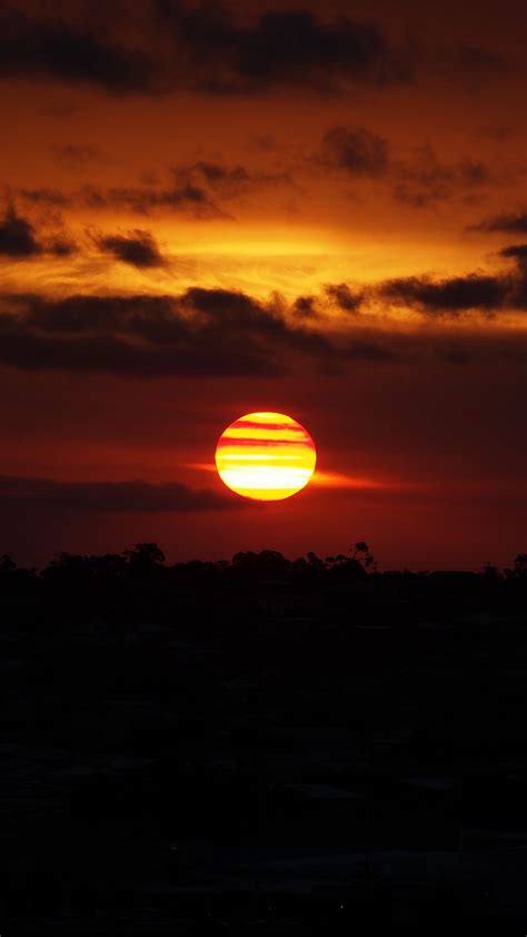 Download wallpaper 1080x1920 sun, sunset, red, dark samsung galaxy s4 ...