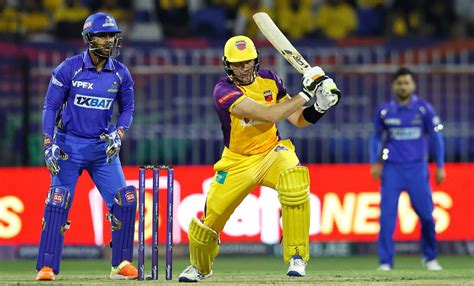 Martin Guptill was substituted in for Sharjah Warriors' chase ...