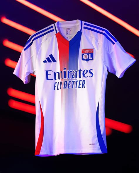 Nova camisa titular do Olympique de Lyon 2024-2025 Adidas » MDF