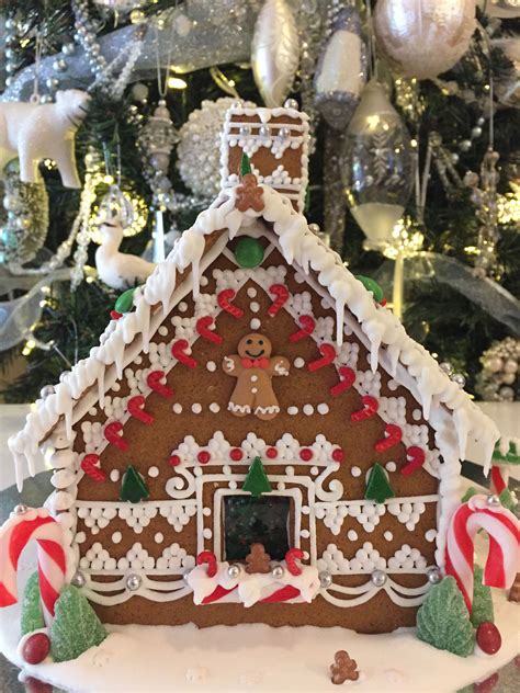 Unique Gingerbread House Designs 15 Grandiose Gingerbread Houses That ...