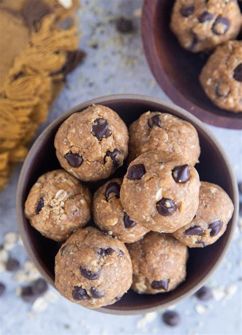 Chocolate Chip Peanut Butter Oatmeal Protein Balls - The Roasted Root