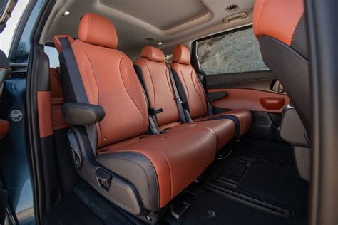 View Interior Photos of the 2025 Kia Carnival