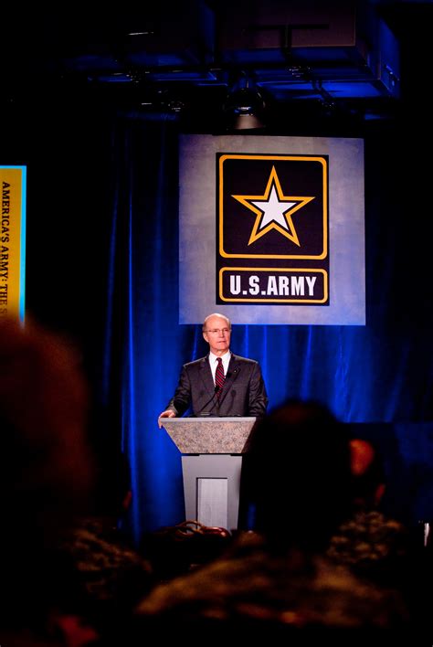 Army Secretary speaks to communicators | Article | The United States Army
