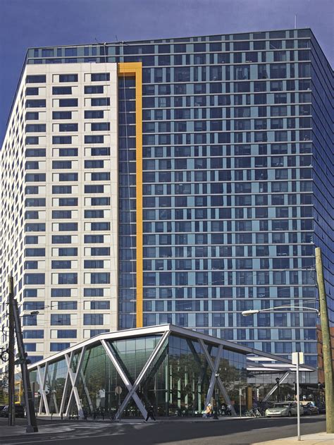 THE SUMMIT AT UNIVERSITY CITY