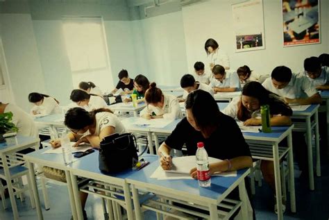 西安外国语大学被指组织本科生参加高考阅卷