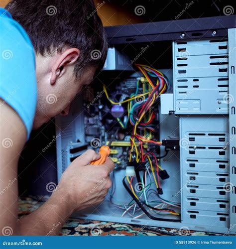 Computer Repair Man Visit 的图像结果
