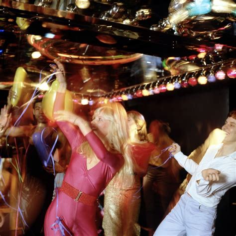The Dawn of Disco: 13 Interesting Pictures Show Disco's Scenes From the ...