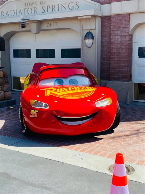 KA-CHOW! Lightning McQueen Photo Op For A Touch Of Disney - MickeyBlog.com