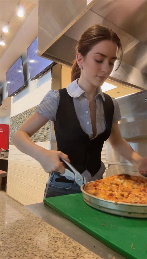 Giulia Bruno (@giuliapizza) - Urlebird