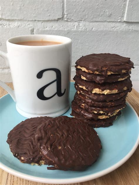Chocolate Digestive Biscuits | British Classic - TheUniCook