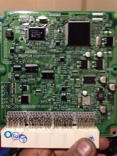 Rezultat imagine pentru PCM Powertrain Control Module On A2003 Chevy Malibu