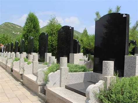 北京公墓20年后不续费会扔骨灰吗-来选墓网