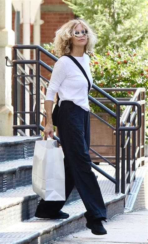 Meg Ryan – LACELEBS.CO