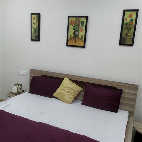 Hotel New Punjab - Reviews & Photos