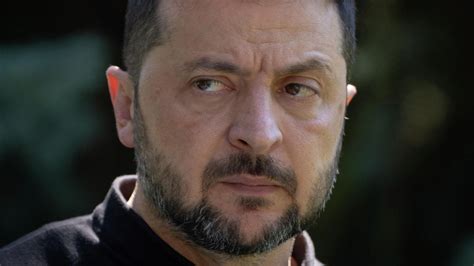 "Золотой унитаз и сумки с деньгами": СМИ раскрыли детали скандала в ...