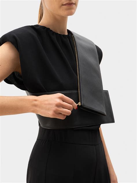 SOMA waist belt in black calfskin leather | TSATSAS