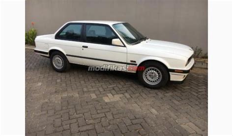 1990 Bmw E30 Coupe 318is M40 (a/t)