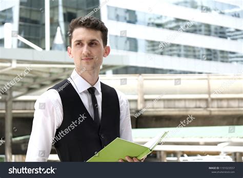 Business Man Standing 的图像结果