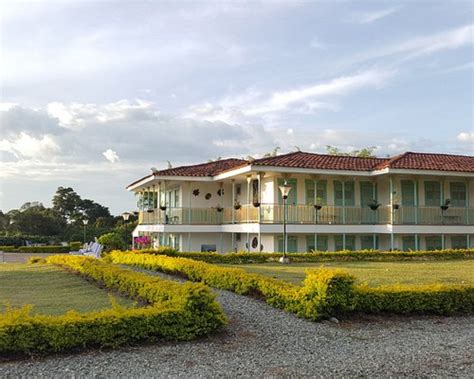 HOTEL EL EDEN PARQUE DEL CAFE (Montenegro) - Hotel Reviews, Photos ...