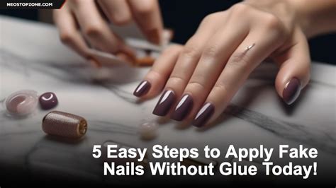 Step by Step Applying False Nails 的图像结果