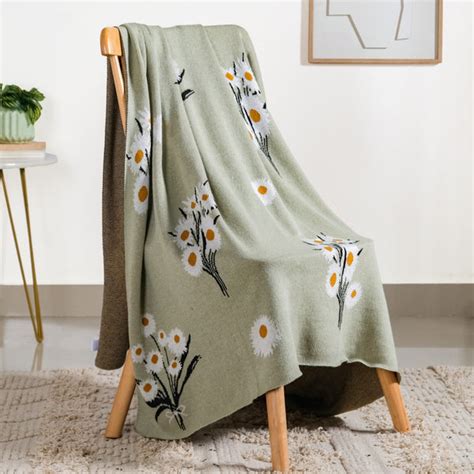 Daisy Delight Pure Cotton Throw Blanket Online - Premium Throw Blanket ...