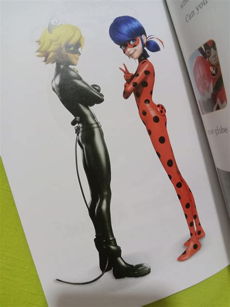 MIRACULOUS: CHRISTMAS RESCUE! : Stephens, Elle: Amazon.in: Books