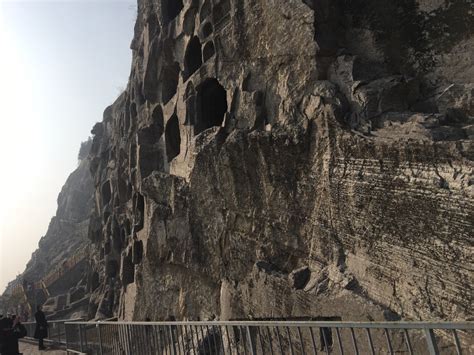 龙门石窟：被誉为“中国石刻艺术之巅”值得一玩_腾讯新闻