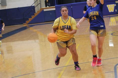 Logan girls hoops takes to the practice court | Sports | loganbanner.com