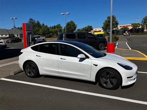 Lum's Auto Center | Warrenton, OR | EV Station