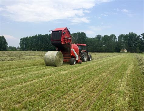 Die neue RP 180 V von Lely - eine Ballenpresse mit variabler Kammer ...