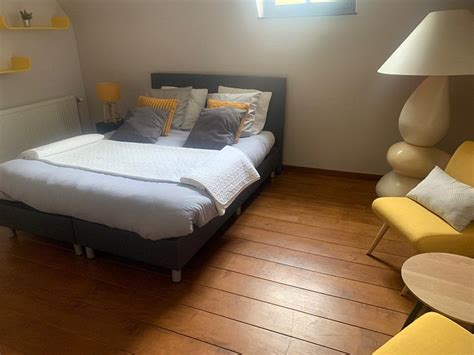 CHAPEAUVEAU (Helecine) - Guesthouse Reviews, Photos, Rate Comparison ...