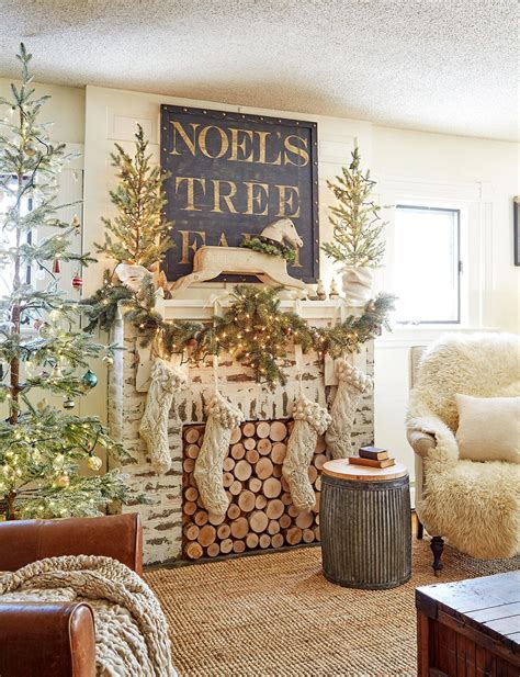50 Creative Christmas Mantel Ideas | Christmas mantel decorations ...