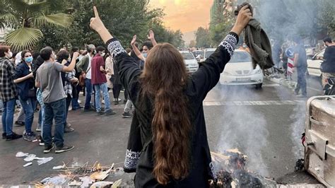 Proteste im Iran - Trauer, Wunden und Humor | deutschlandfunk.de
