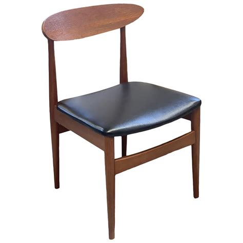 Vintage Mid-Century Modern Chair For Sale at 1stDibs