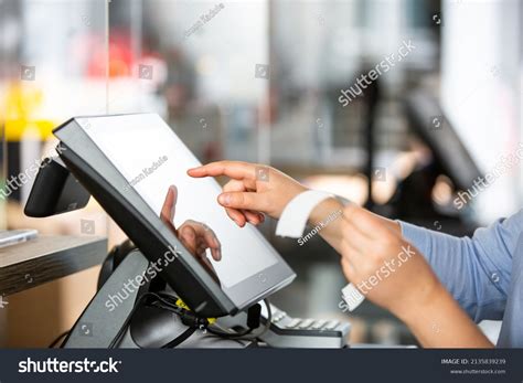 4,145 Cajera Con Pantalla Tactil Images, Stock Photos & Vectors ...