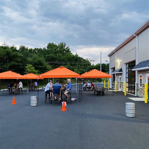 BEERS OUTSIDE — AUTUMN ARCH BEER PROJECT