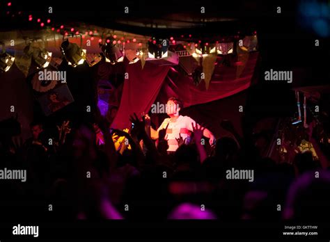 Example Singer 的图像结果