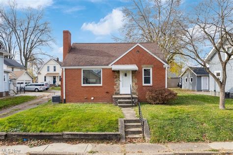 877 10th St NE, Massillon, OH 44646 | Homes.com