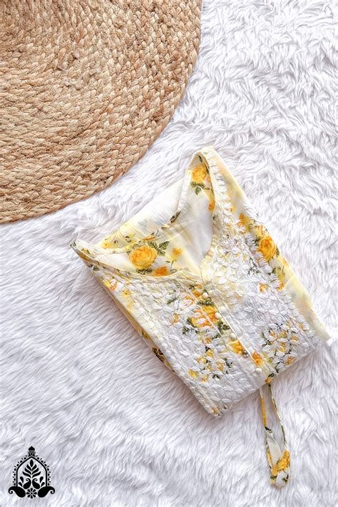 Aashika Chikankari Mulmul Short Gown – Poshak Chikan Studio