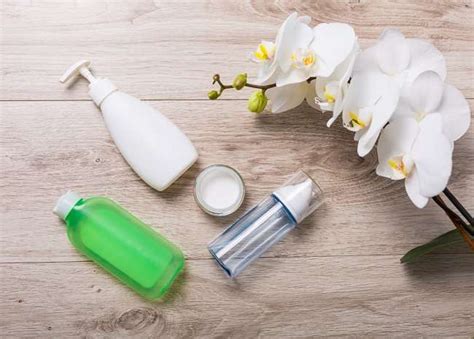 6 Jenis Makeup Remover, Kamu Suka Pakai yang Mana? - Alodokter