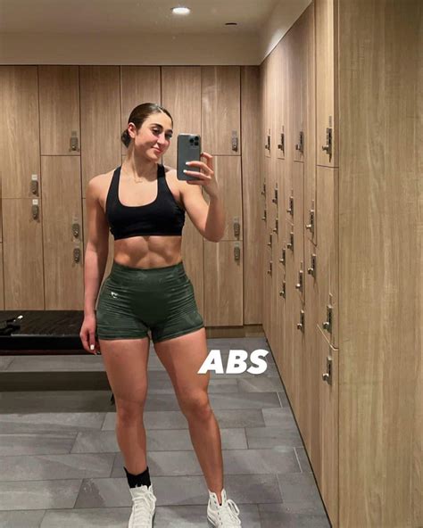 ¿A qué se dedica Leana Deeb? Su edad, estatura y patrimonio neto.