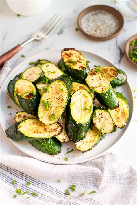 Should Zucchini Be Peeled
