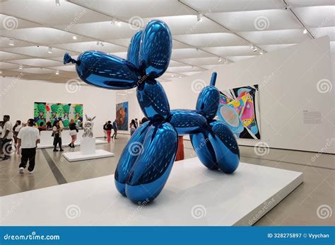 Los Angeles The Broad Museum Jeff Koons Balloon Dog Metallic Chrome ...