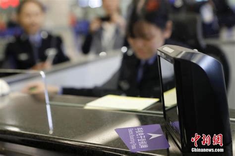 上海浦東国際空港、新たに21基の自動出国審査ゲートを増設 (3)--人民網日本語版--人民日報
