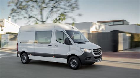 2019 Mercedes-Benz Sprinter revealed