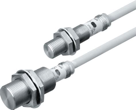 E2FM-X1R5B1-M1 Omron | Omron Inductive Threaded Barrel Proximity Sensor ...