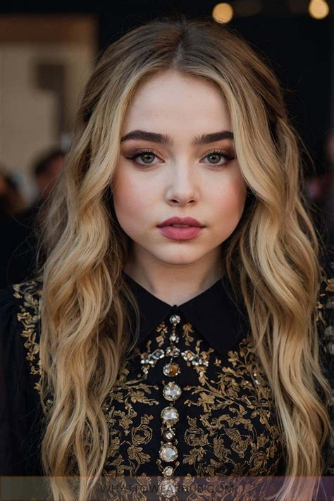 12 Chic Sabrina Carpenter Concert Outfits To Recreate